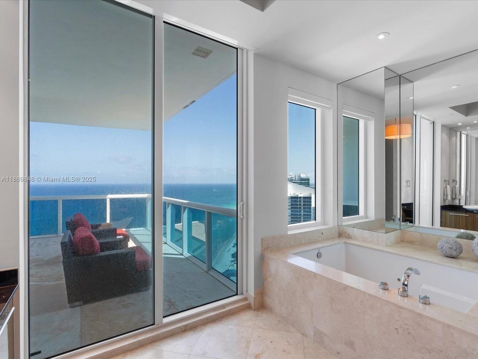 For Sale: $6,500,000 (5 beds, 6 baths, 5086 Square Feet)