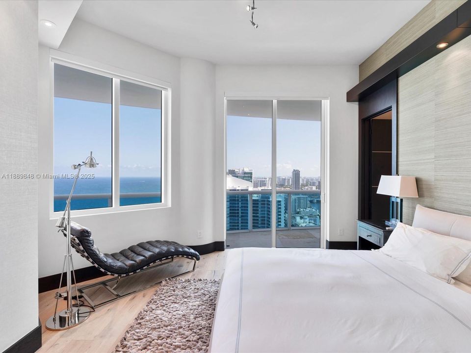 For Sale: $6,500,000 (5 beds, 6 baths, 5086 Square Feet)