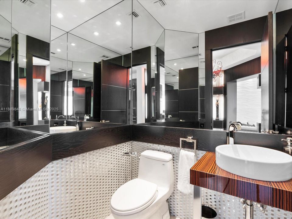 For Sale: $6,500,000 (5 beds, 6 baths, 5086 Square Feet)