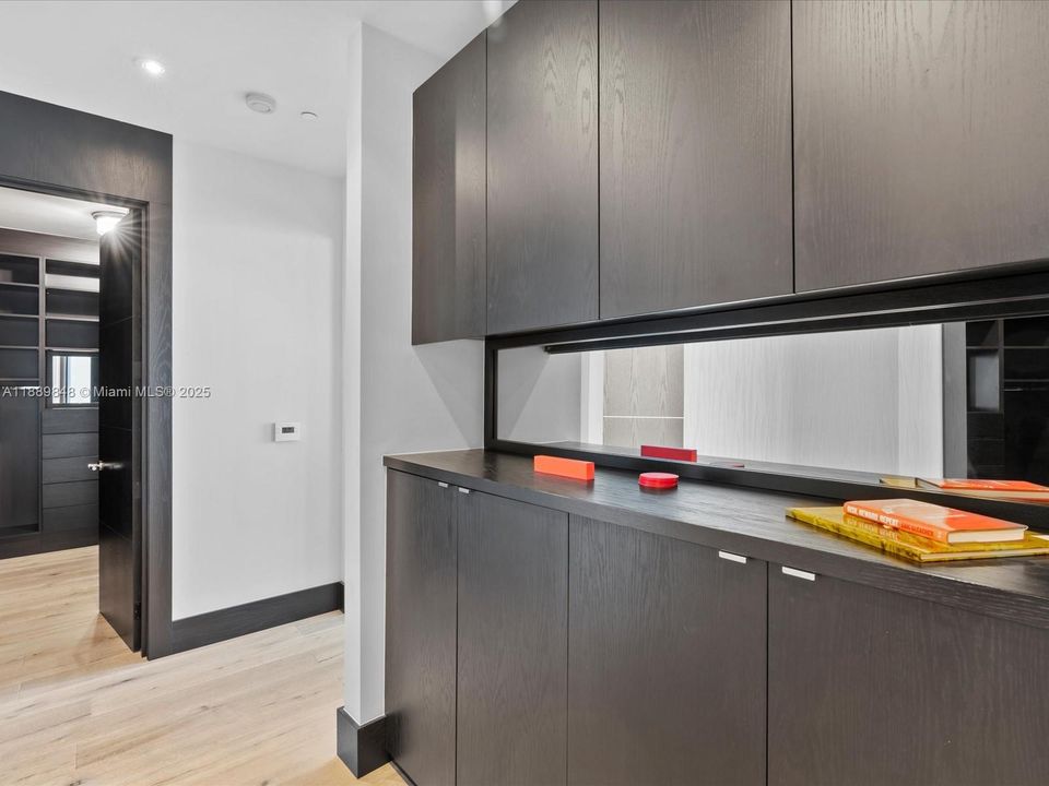 For Sale: $6,500,000 (5 beds, 6 baths, 5086 Square Feet)