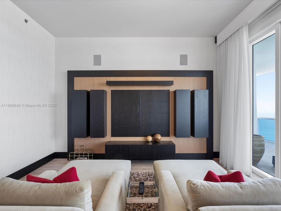 For Sale: $6,500,000 (5 beds, 6 baths, 5086 Square Feet)