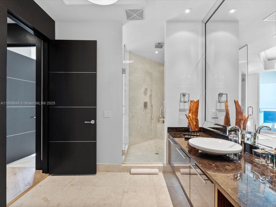 For Sale: $6,500,000 (5 beds, 6 baths, 5086 Square Feet)