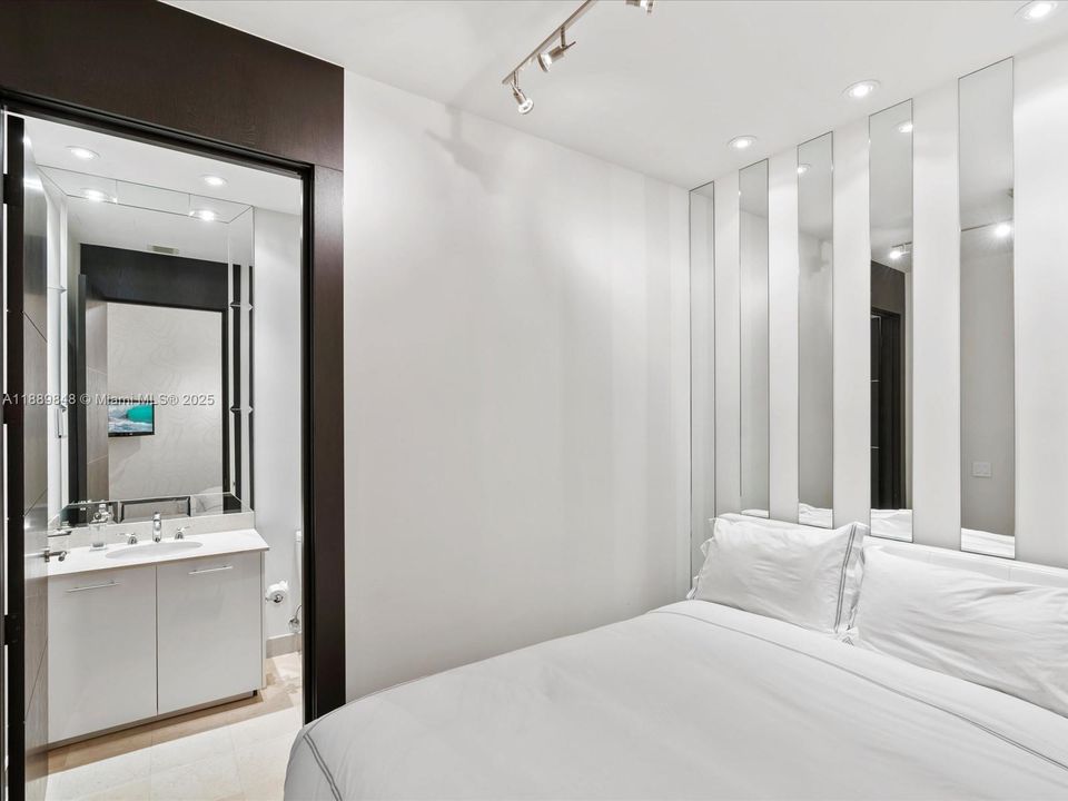 For Sale: $6,500,000 (5 beds, 6 baths, 5086 Square Feet)