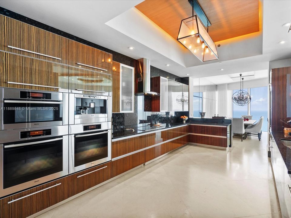 For Sale: $6,500,000 (5 beds, 6 baths, 5086 Square Feet)