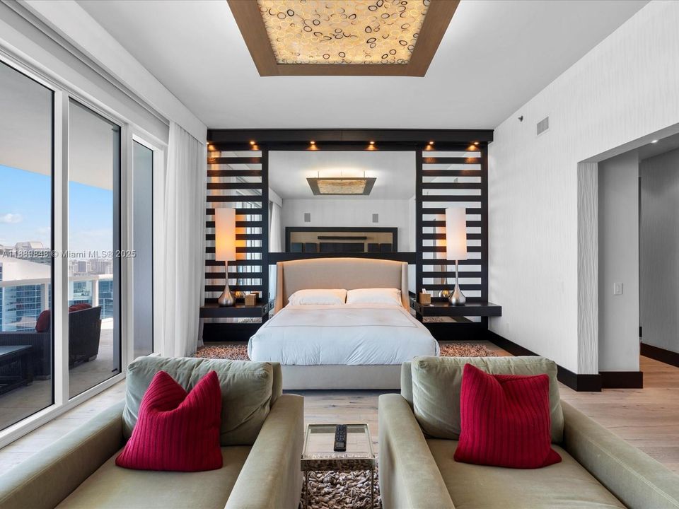 For Sale: $6,500,000 (5 beds, 6 baths, 5086 Square Feet)