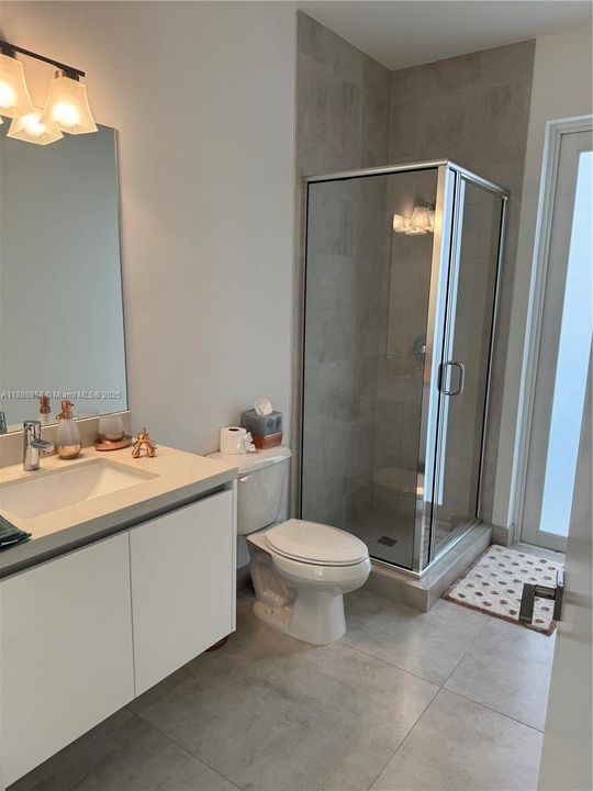 В аренду: $7,400 (5 спален, 5 ванн, 3113 Квадратных фут)