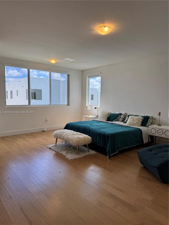 В аренду: $7,400 (5 спален, 5 ванн, 3113 Квадратных фут)