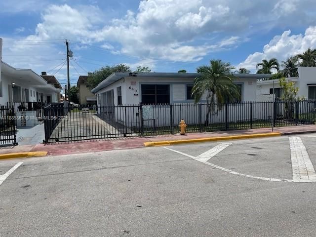 Под контрактом: $509,900 (0 спален, 0 ванн, 1840 Квадратных фут)