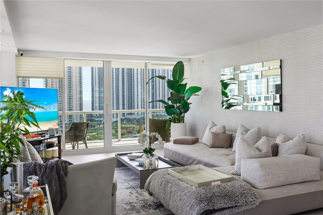 For Sale: $1,899,000 (3 beds, 3 baths, 2144 Square Feet)