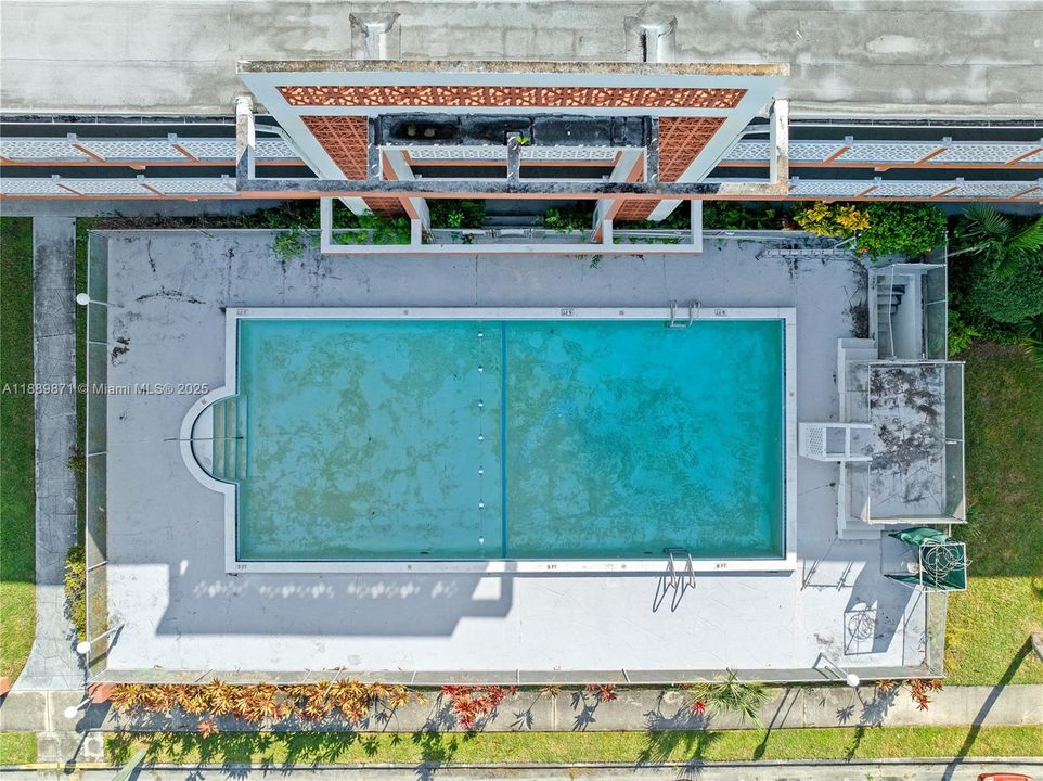 For Sale: $185,000 (2 beds, 1 baths, 1024 Square Feet)