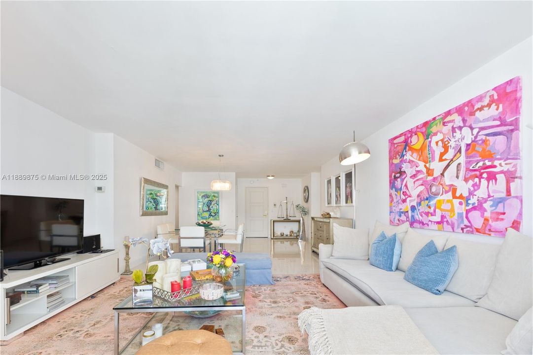 En Venta: $1,249,000 (2 camas, 2 baños, 1388 Pies cuadrados)