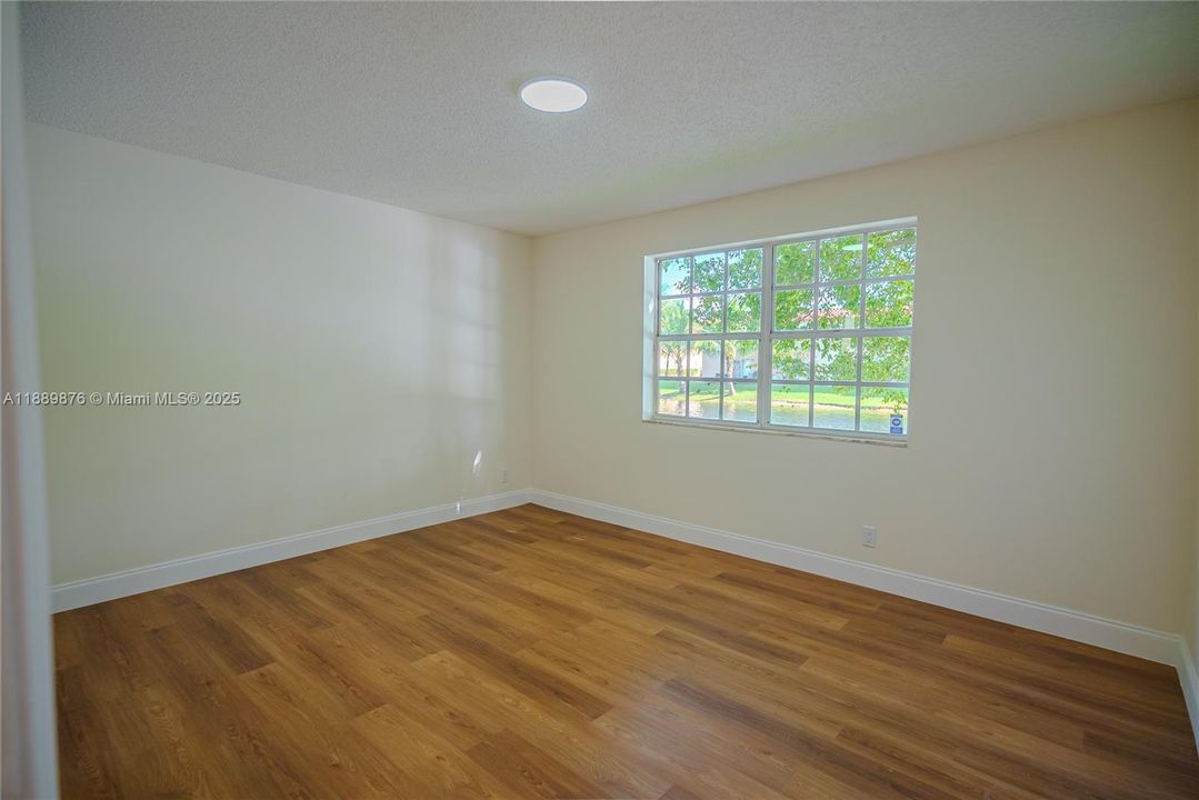 Под контрактом: $2,500 (3 спален, 2 ванн, 1125 Квадратных фут)