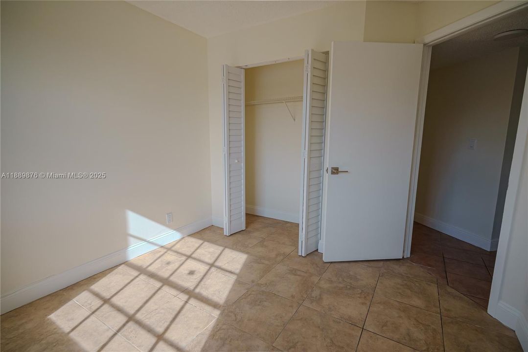 Под контрактом: $2,500 (3 спален, 2 ванн, 1125 Квадратных фут)