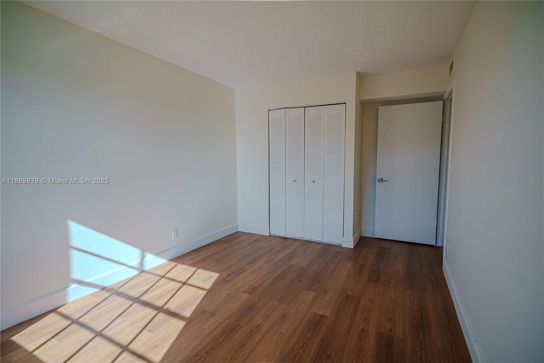 Под контрактом: $2,500 (3 спален, 2 ванн, 1125 Квадратных фут)