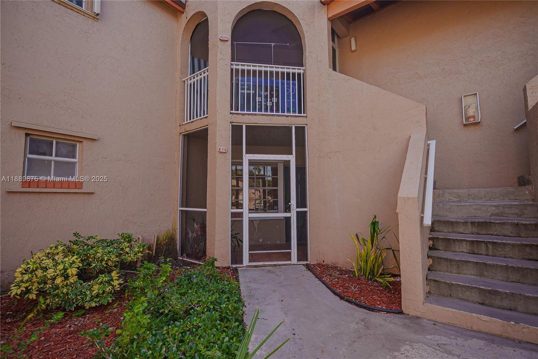 Под контрактом: $2,500 (3 спален, 2 ванн, 1125 Квадратных фут)