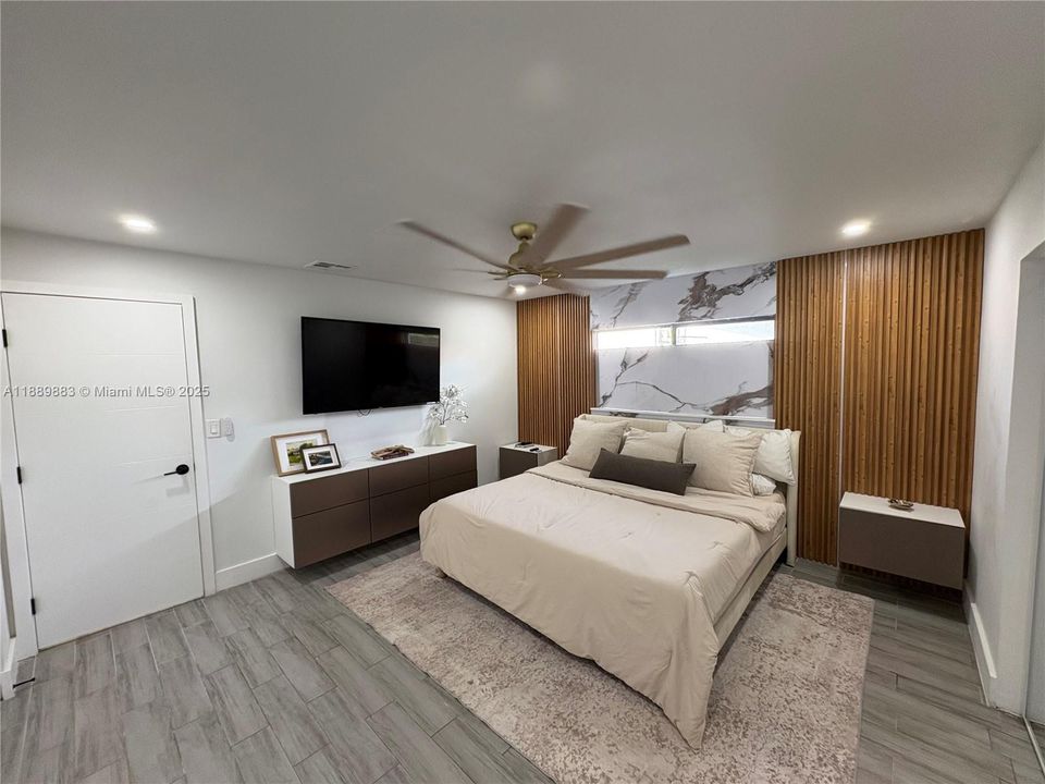 Под контрактом: $795,000 (3 спален, 2 ванн, 0 Квадратных фут)