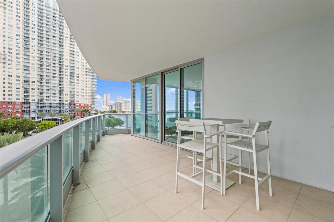 For Sale: $1,188,800 (2 beds, 2 baths, 1460 Square Feet)