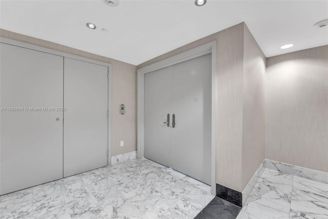 For Sale: $1,188,800 (2 beds, 2 baths, 1460 Square Feet)