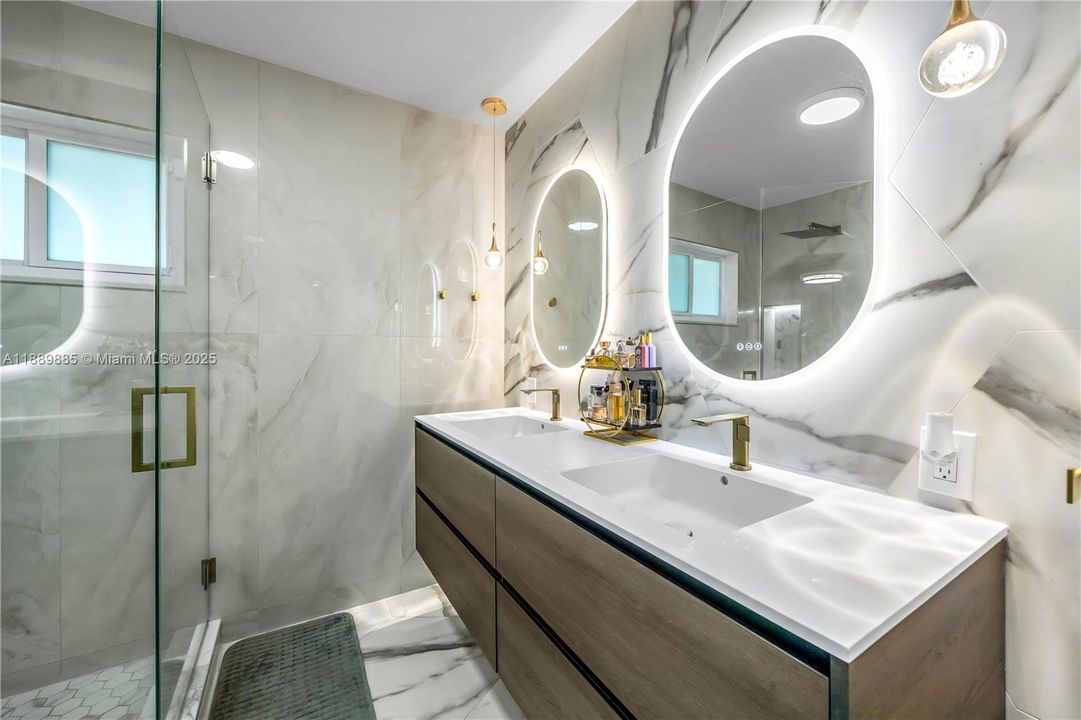 Active With Contract: $649,900 (3 beds, 3 baths, 1797 Square Feet)