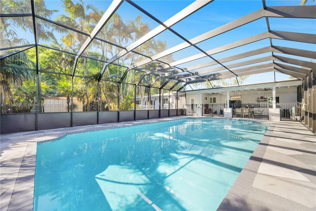 Active With Contract: $649,900 (3 beds, 3 baths, 1797 Square Feet)