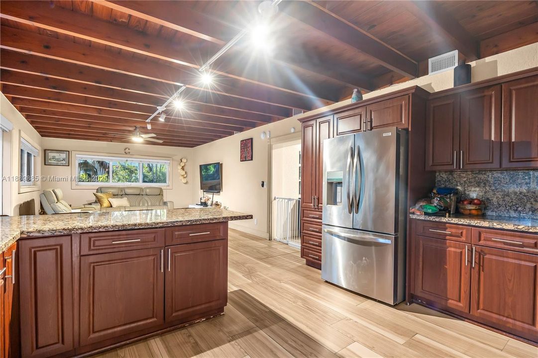 Active With Contract: $649,900 (3 beds, 3 baths, 1797 Square Feet)