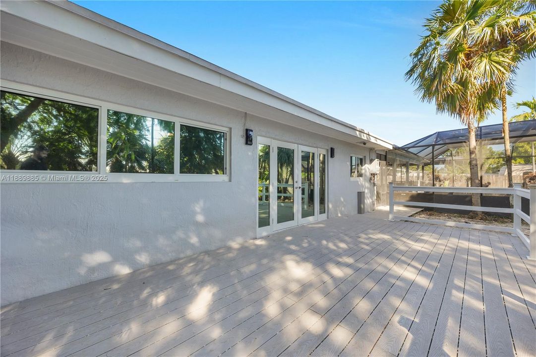 Active With Contract: $649,900 (3 beds, 3 baths, 1797 Square Feet)