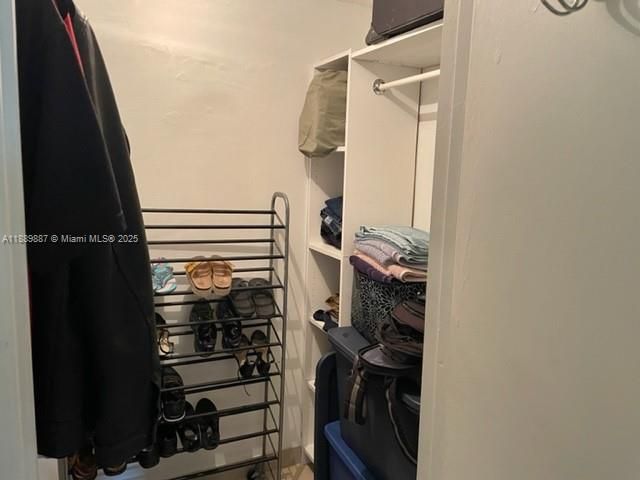 For Rent: $2,100 (2 beds, 2 baths, 1019 Square Feet)