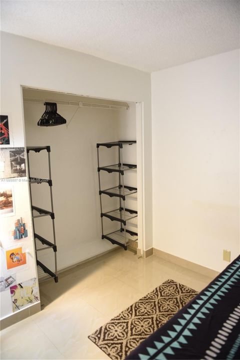 For Rent: $2,100 (2 beds, 2 baths, 1019 Square Feet)