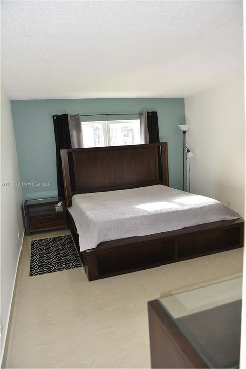 For Rent: $2,100 (2 beds, 2 baths, 1019 Square Feet)