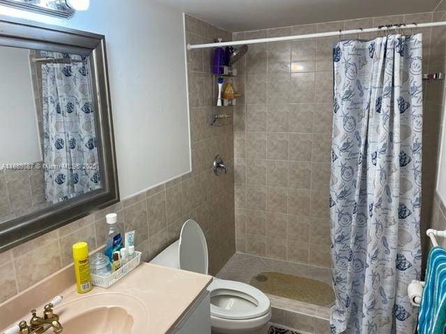 For Rent: $2,100 (2 beds, 2 baths, 1019 Square Feet)