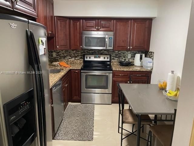 For Rent: $2,100 (2 beds, 2 baths, 1019 Square Feet)