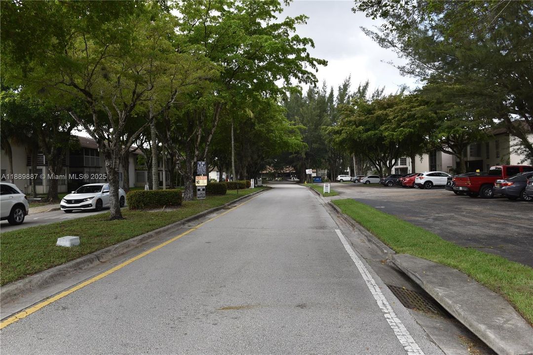 For Rent: $2,100 (2 beds, 2 baths, 1019 Square Feet)