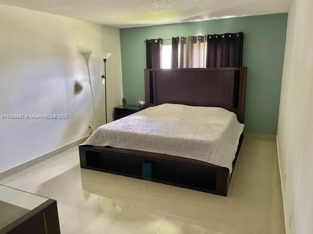 For Rent: $2,100 (2 beds, 2 baths, 1019 Square Feet)