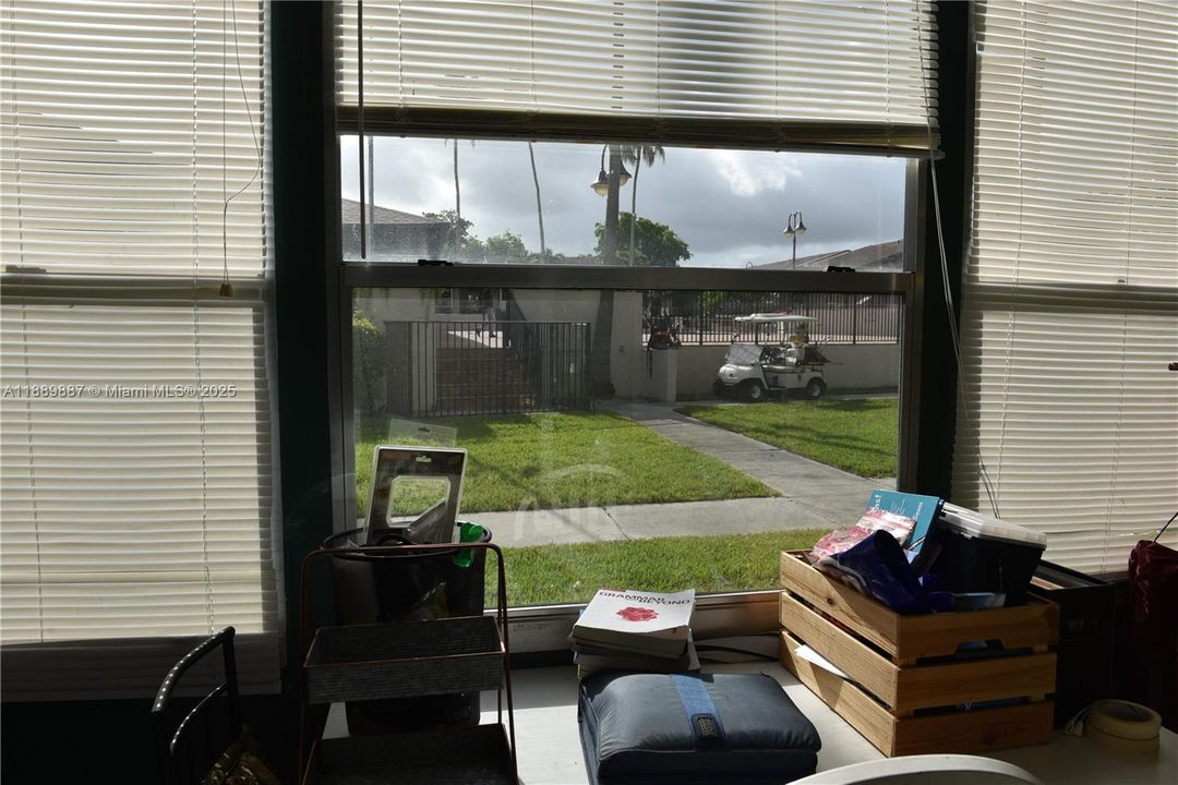 For Rent: $2,100 (2 beds, 2 baths, 1019 Square Feet)