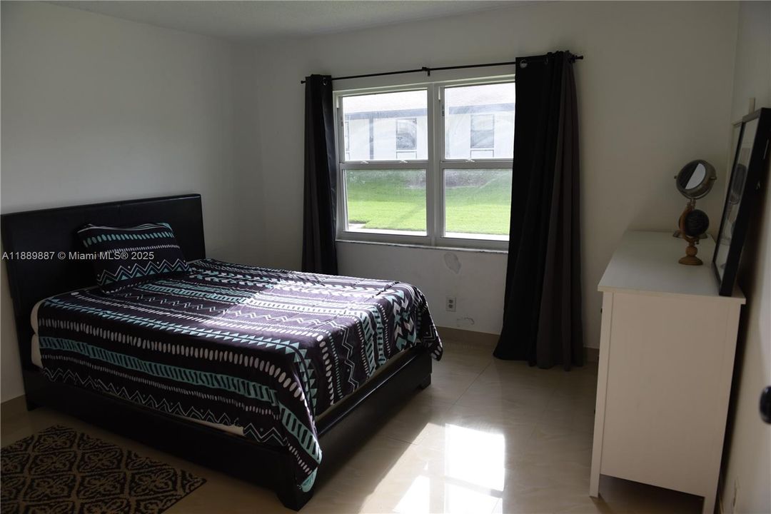 For Rent: $2,100 (2 beds, 2 baths, 1019 Square Feet)