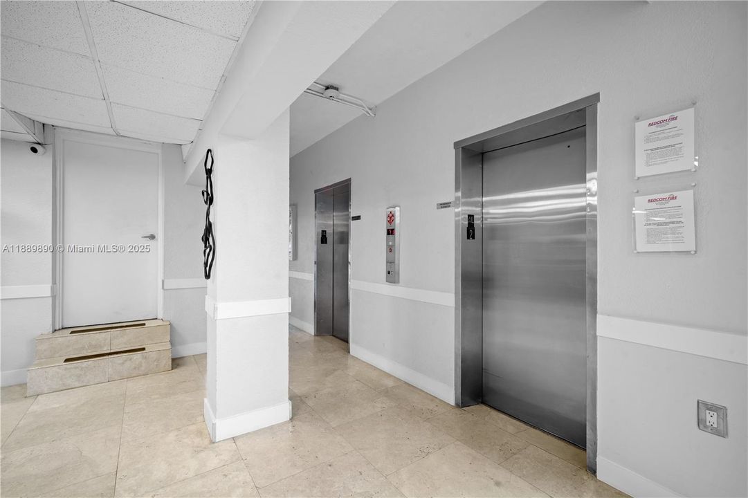 待售: $255,000 (0 贝兹, 1 浴室, 444 平方英尺)