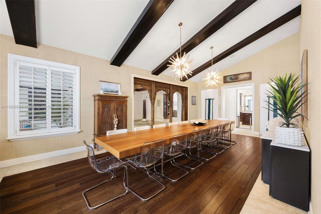 For Sale: $7,190,000 (7 beds, 8 baths, 9481 Square Feet)