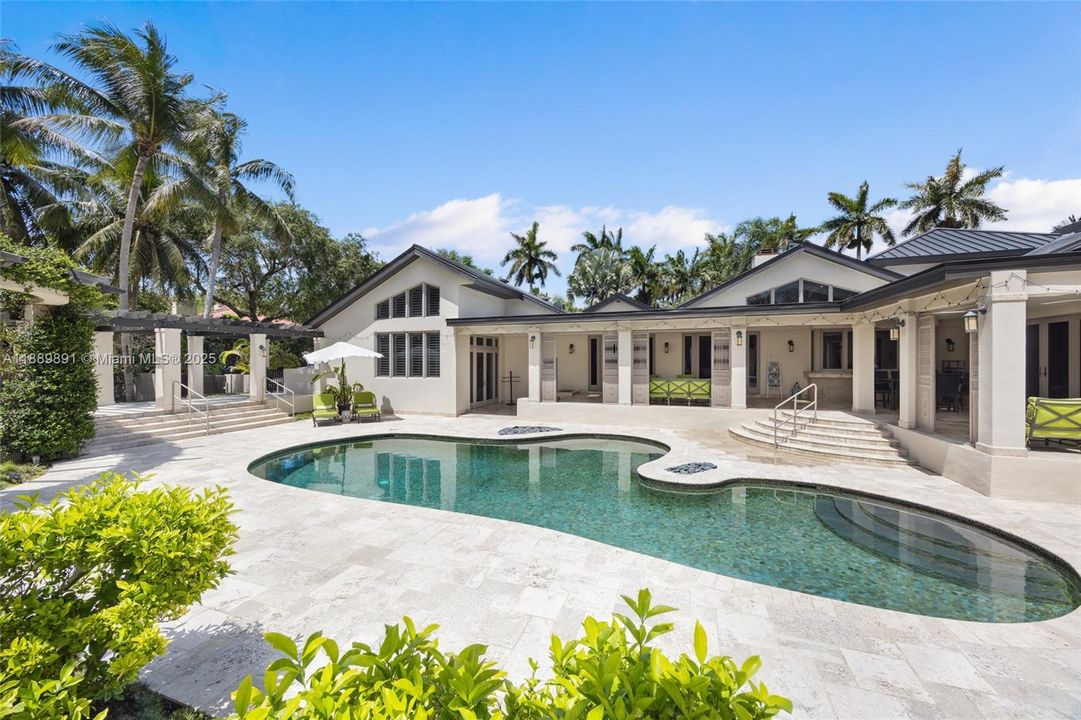 For Sale: $7,190,000 (7 beds, 8 baths, 9481 Square Feet)