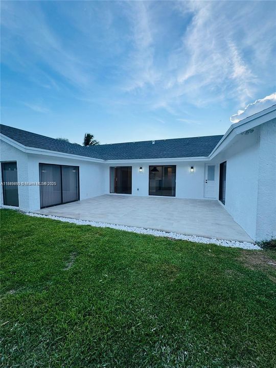 Active With Contract: $590,000 (4 beds, 2 baths, 2273 Square Feet)