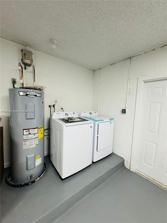 Active With Contract: $590,000 (4 beds, 2 baths, 2273 Square Feet)