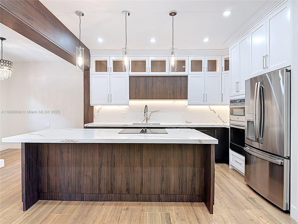 待售: $2,199,000 (5 贝兹, 4 浴室, 0 平方英尺)