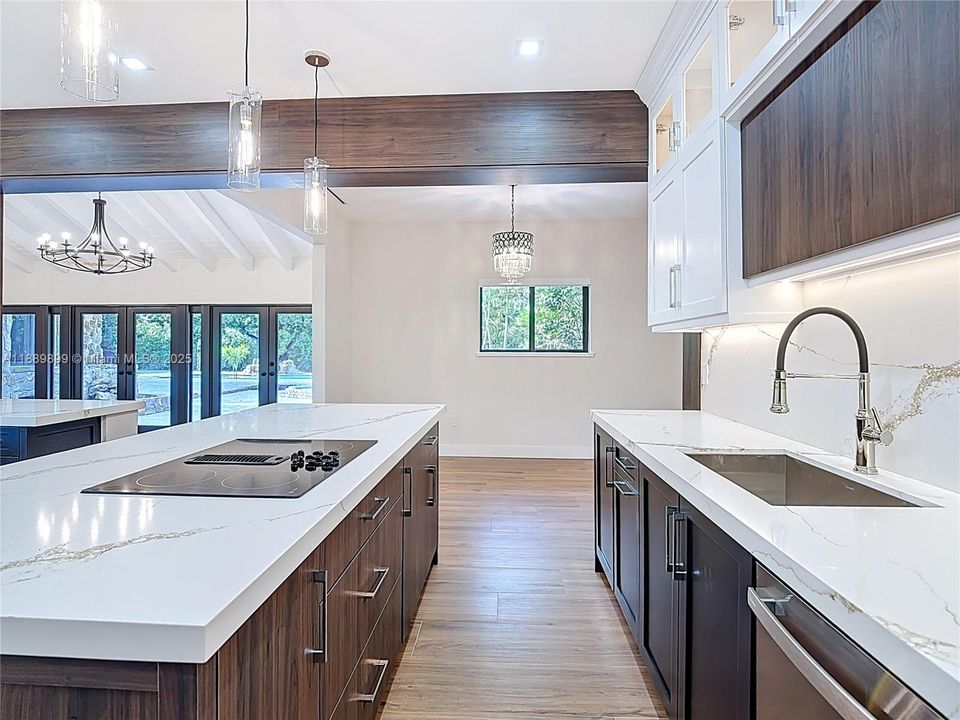 待售: $2,199,000 (5 贝兹, 4 浴室, 0 平方英尺)