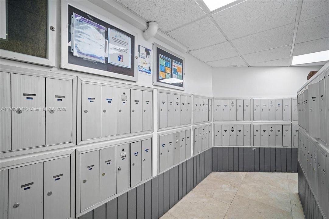 For Sale: $235,000 (0 beds, 1 baths, 443 Square Feet)