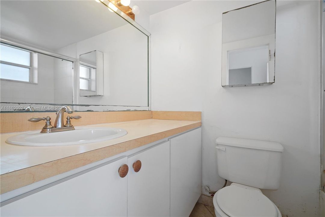 For Sale: $235,000 (0 beds, 1 baths, 443 Square Feet)