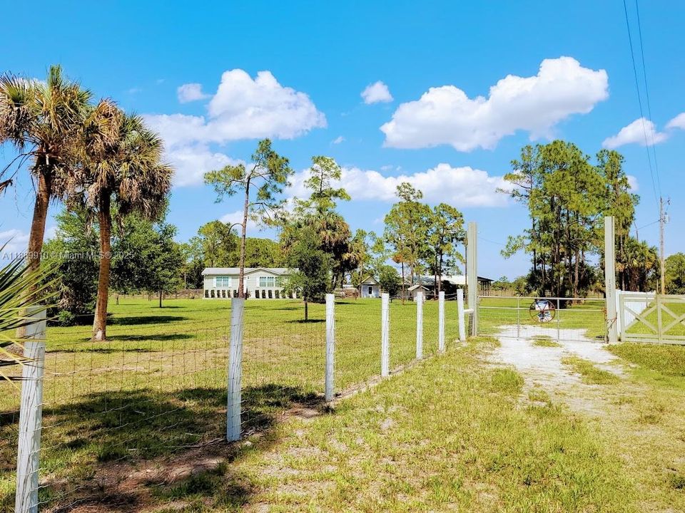 На продажу: $599,900 (2 спален, 2 ванн, 0 Квадратных фут)