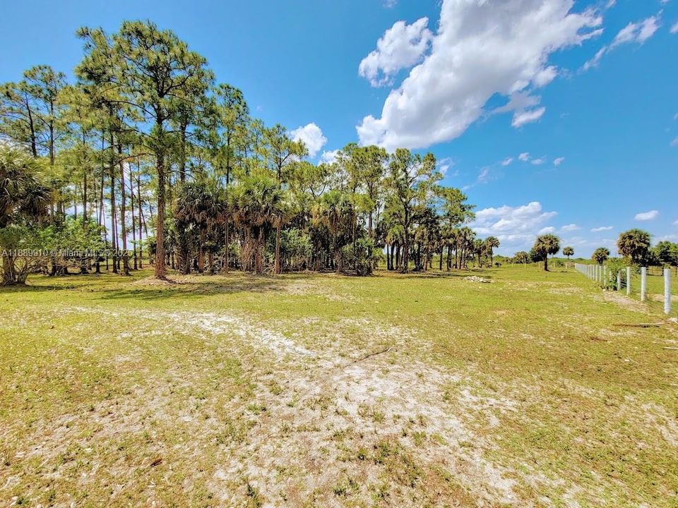 На продажу: $599,900 (2 спален, 2 ванн, 0 Квадратных фут)