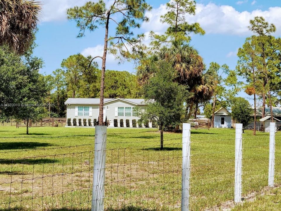 На продажу: $599,900 (2 спален, 2 ванн, 0 Квадратных фут)