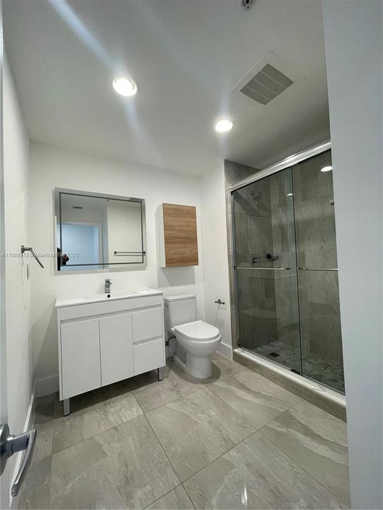 For Sale: $500,000 (1 beds, 1 baths, 753 Square Feet)