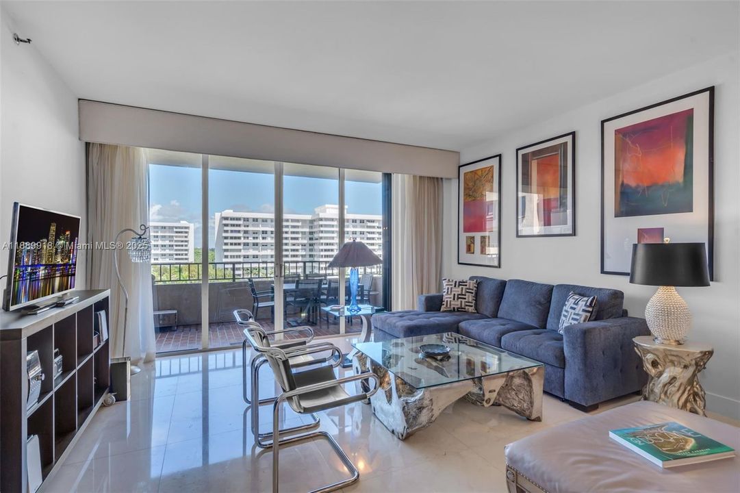 For Sale: $1,450,000 (2 beds, 2 baths, 1532 Square Feet)