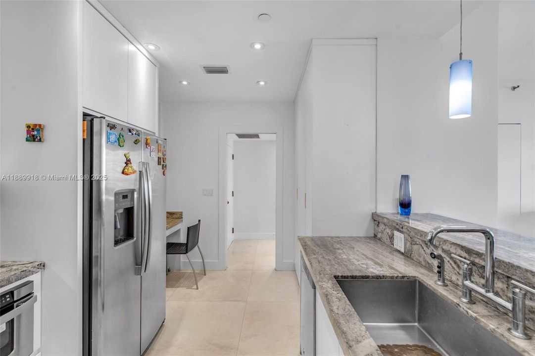 For Sale: $1,450,000 (2 beds, 2 baths, 1532 Square Feet)